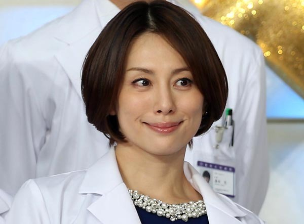 米倉涼子「ドクターX」で視聴率女王アピール目論むも…立ちはだかる2つの大きな壁(日刊ゲンダイDIGITAL)