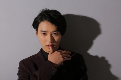 山崎賢人、連続ドラマ初主演！ 来年1月期ドラマで愛の歪んだ“クズ男”役に（クランクイン！）