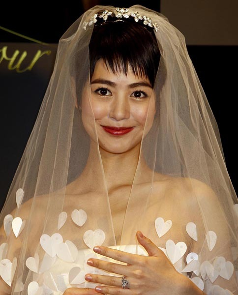 夏目三久が進める「極秘挙式」計画 引退まで1カ月、脱ショートヘアの意味深(日刊ゲンダイDIGITAL)