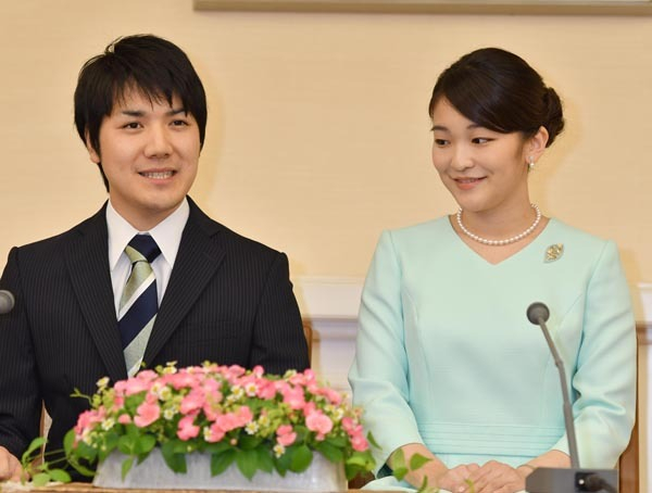 眞子さまを政治利用してまで「菅首相隠し」の姑息 事実上の“駆け落ち婚”報道のウラ側(日刊ゲンダイDIGITAL)