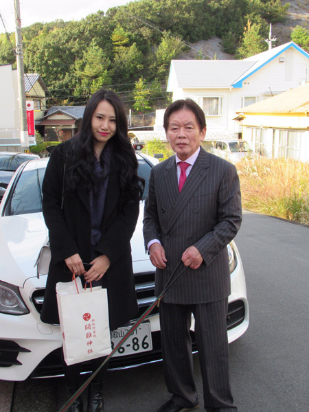 早貴被告は運転免許取りたてで1000万円超のベンツを運転【紀州のドン・ファンと元妻 最期の5カ月の真実】(日刊ゲンダイDIGITAL)