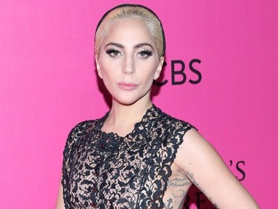 レディー・ガガ、タレントエージェントの恋人クリスチャン・カリーノと婚約か（クランクイン！）