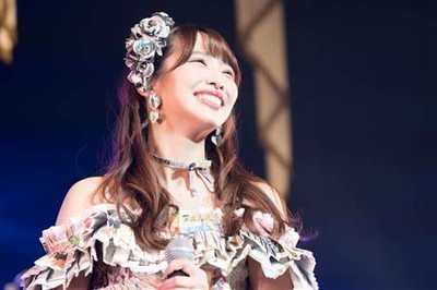 ＳＫＥ４８松村香織が卒業ライブで粉まみれの“笑撃”フィナーレ（サンケイスポーツ）
