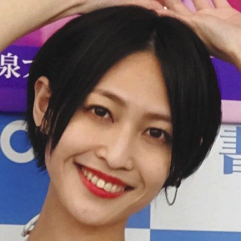グラビアアイドル小柳歩「20代で出せなかった色気を30代で出したい」 母からは『孫だけは産んで』と言われているが…(中日スポーツ)