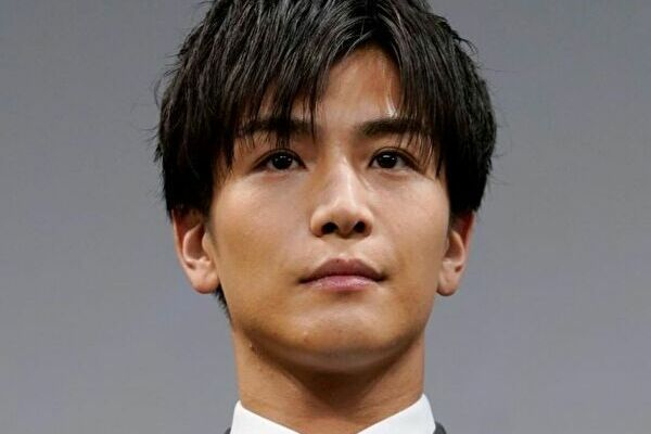 「ノックアウトです」 岩田剛典、破壊力ド級“キュンポーズ”にメロメロのファン続出!(オトナンサー)