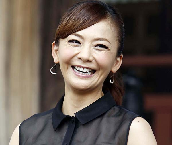 華原朋美「結婚会見」でも露呈した“素直すぎる言動”…過剰なサービス精神に潜む危うさ(文・水野詩子)(日刊ゲンダイDIGITAL)