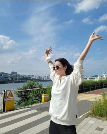 ヘリム(元Wonder Girls)、ストレッチする姿も綺麗…脚線美はおまけ(WoW!Korea)