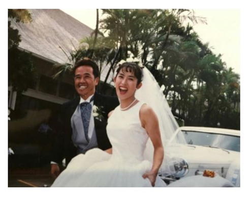 江口ともみ＆つまみ枝豆、25回目の結婚式記念日に当時の写真公開　“銀婚式”もコロナ禍で記念撮影できず(ねとらぼ)