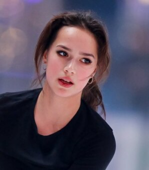 ザギトワ、まさかの「ヒョウ柄コート」が圧巻…大人っぽいプライベートショットに感嘆の声！(現代ビジネス)