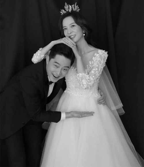 JinuSeanジヌ、50代でパパに…先月男児誕生(朝鮮日報日本語版)