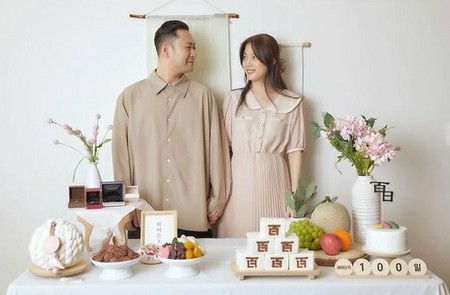 ミスラ(EPIK HIGH）、妻のクォン・ダヒョンと息子の100日記念を祝う…「おめでとう、イドゥン」(WoW!Korea)