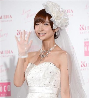 元ＡＫＢの篠田麻里子さんが結婚　年下の一般男性と（産経新聞）