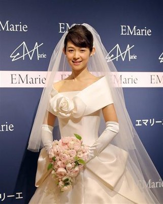 藤澤恵麻、“天花一”幸せ披露宴♪片平＆香川の“両親”ら祝福「胸がいっぱい」（サンケイスポーツ）