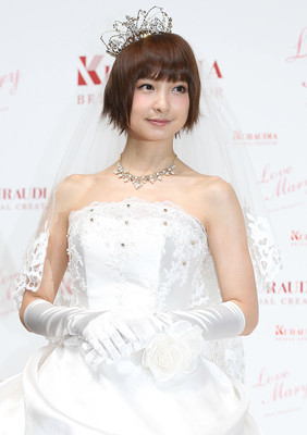 電撃婚発表の篠田麻里子　インスタに幸せ２ショット投稿「幸せを毎日感じる」（スポニチアネックス）
