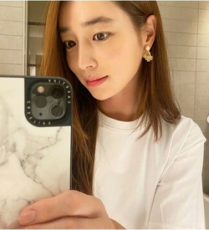 “イ・ビョンホン妻“女優イ・ミンジョン、祝日を楽しむ嫁...「今回の秋夕も料理」(WoW!Korea)