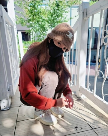 女優イ・シヨン、パーカーに高級ブランドの帽子をマッチさせ近況ショットを公開(WoW!Korea)