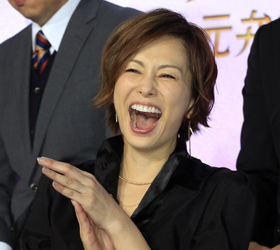 米倉涼子「シカゴ」で夏不在でも 