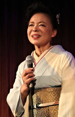 松前ひろ子　デビュー50周年イベントで涙の熱唱　娘婿・三山ひろしからサプライズも（スポニチアネックス）