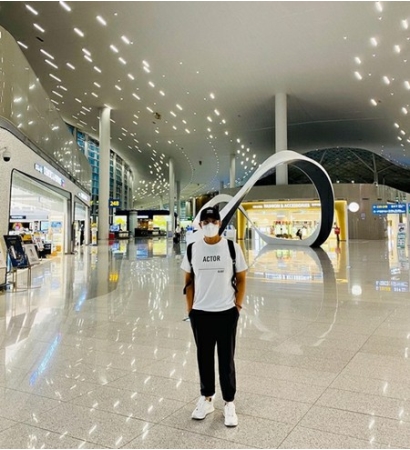 俳優イ・ビョンホン、空港でもカリスマ溢れるオーラ発散(WoW!Korea)