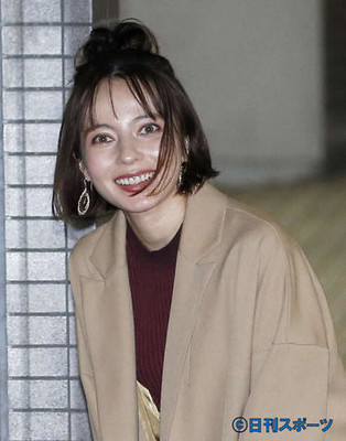 新婚ベッキーにこやか一礼「ありがとうございます」（日刊スポーツ）