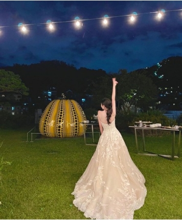 ”9月の新婦”NSユンジ、”童話”のような挙式を公開(WoW!Korea)