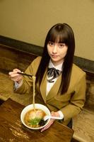 「ラーメン大好き小泉さん」3年ぶりのSP復活！ 主演・早見あかり「結婚したけど制服!?」（cinemacafe.net）