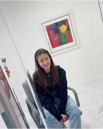 女優イ・シヨン、80万ウォンのブランドカチューシャがポイント...ラグジュアリーファッション(WoW!Korea)