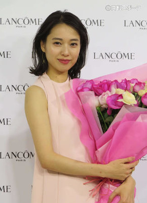 戸田恵梨香　幸せな時間は「テラスでゆっくりお茶」（日刊スポーツ）
