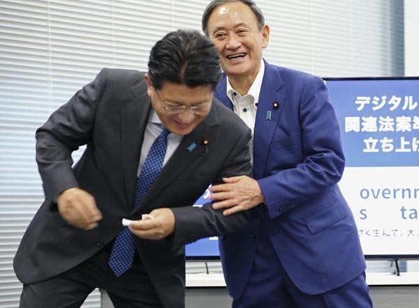 総裁選報道の陰に隠れて目立たないが…最先端のデジタル庁は江戸時代の悪代官所か（ラサール石井）(日刊ゲンダイDIGITAL)