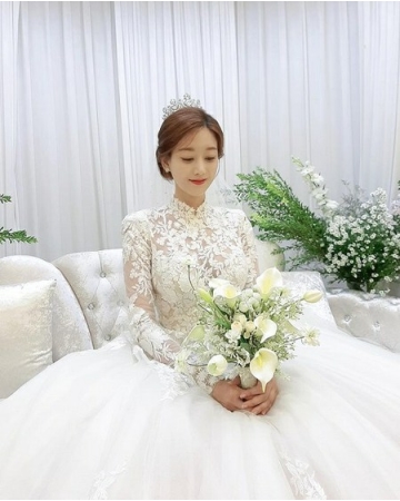 女優オ・スンア（元RAINBOW）、ウェディングドレス姿を公開…「ドラマで迎える3度目の結婚式、私の本当の結婚はいつ？」(WoW!Korea)
