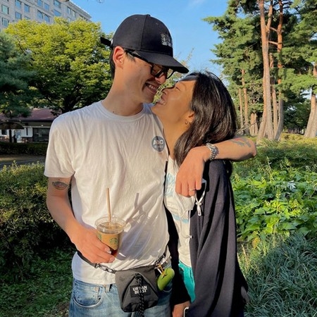 クァク・ジヨン＆キム・ウォンジュン夫妻、ヨイド公園をランウェイに変えるモデル夫婦(WoW!Korea)