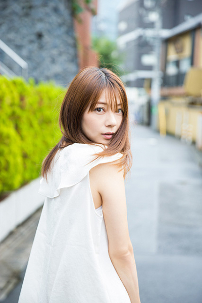 仮面ライダーヒロイン名鑑・第一回・芳賀優里亜（仮面ライダー５５５）「私がバイクに乗るシーンがあったんですけど『乗れて当然だよね』みたく進行するんです」(週プレNEWS)