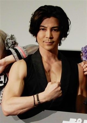 筋肉体操で再ブレーク！武田真治、結婚秒読みか　「徹子の部屋」で一般女性との交際明かす（夕刊フジ）