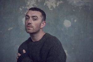 サム・スミスが「カープール・カラオケ」に出演、フィフス・ハーモニーが飛び入り参加（rockinon.com）