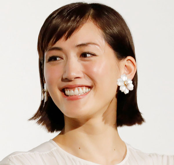 綾瀬はるかコロナ感染から再始動 キムタク主演映画が無事撮影スタート(日刊ゲンダイDIGITAL)