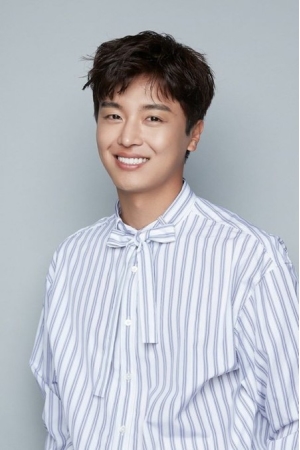 【公式】話題作出演の俳優ヨン・ウジン、「第3回カンヌン(江陵)国際映画祭」の開幕式オープニングホストに確定(WoW!Korea)