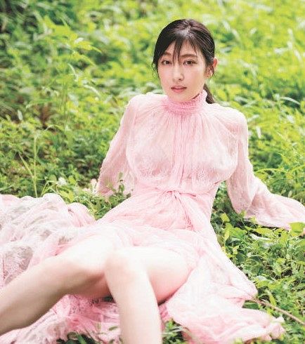 39歳熊田曜子が39冊目の写真集『39』で一糸まとわぬ姿に…磨き上げた肉体美を披露(中日スポーツ)