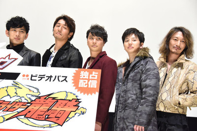 「仮面ライダー龍騎」松田悟志が「俳優続けてよかった」、新作にはベッドシーンも（映画ナタリー）