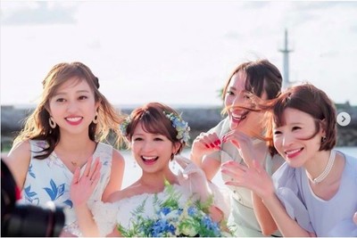 結婚式で矢口真里を囲む菊池亜美、手島優、ゆしんらの写真公開＆妊娠報告のタイミングも明かす「先走って…」（E-TALENTBANK）