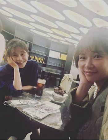 ”第2子妊娠”ファン・ジョンウム、大先輩キル・へヨンと「昼間のデート」(WoW!Korea)