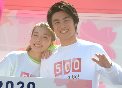 中尾明慶＆仲里依紗、結婚後初の夫婦共演！「熱くて素敵」とラブラブ（シネマトゥデイ）