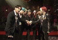 「防弾少年団」、「SNL」で新曲ステージ初披露「BTS is here！　」（WoW!Korea）