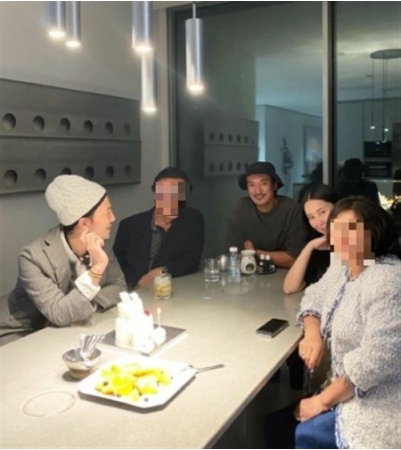 クォン・ダミ＆キム・ミンジュン夫婦、弟のG-DRAGON（BIGBANG）とともに母の誕生会…笑顔いっぱいの家族たち(WoW!Korea)