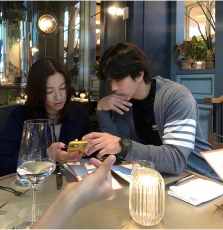 俳優クォン・サンウ、妻ソン・テヨンに会いに米NYへ…夫婦で仲睦まじいツーショットやデートの様子などを公開(WoW!Korea)