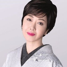 伍代夏子「金曜日は夫と“フライデー”」病気克服に断った寝酒と大切な時間(婦人画報)