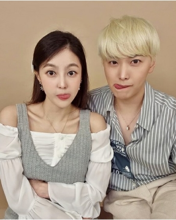 ソンミン（SUPER JUNIOR）＆キム・サウン夫妻、仲睦まじい近況を公開(WoW!Korea)