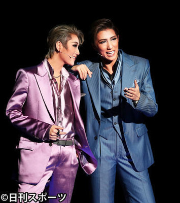宙組真風涼帆がＧ・クルーニーの天才詐欺師役を好演（日刊スポーツ）