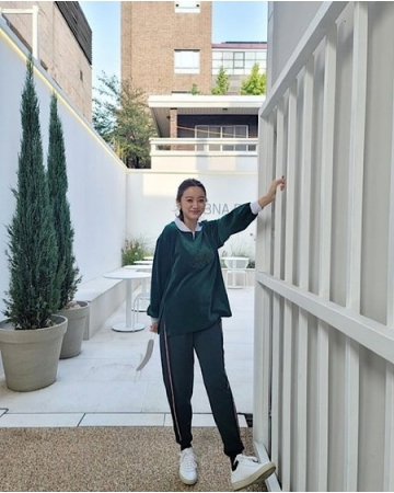 “妊娠“ヘリム（元Wonder Girls）、Dラインと共に伝える近況…「足でよく蹴ってくる」(WoW!Korea)