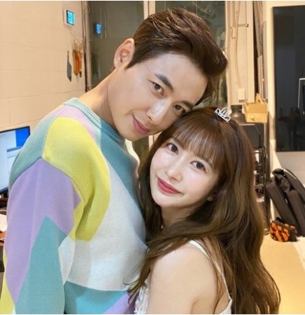 イ・ジフン&アヤネさん夫妻、結婚式を前に夫婦げんか?「私が機嫌悪いとオッパがチューしてくれます」(WoW!Korea)