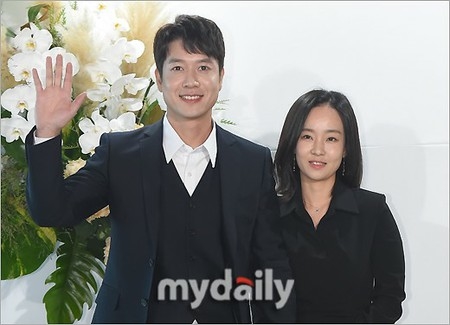 俳優チョン・ヒョンジェ&元女子プロゴルファーのパク・ミンジョン夫妻、第2子が誕生(WoW!Korea)